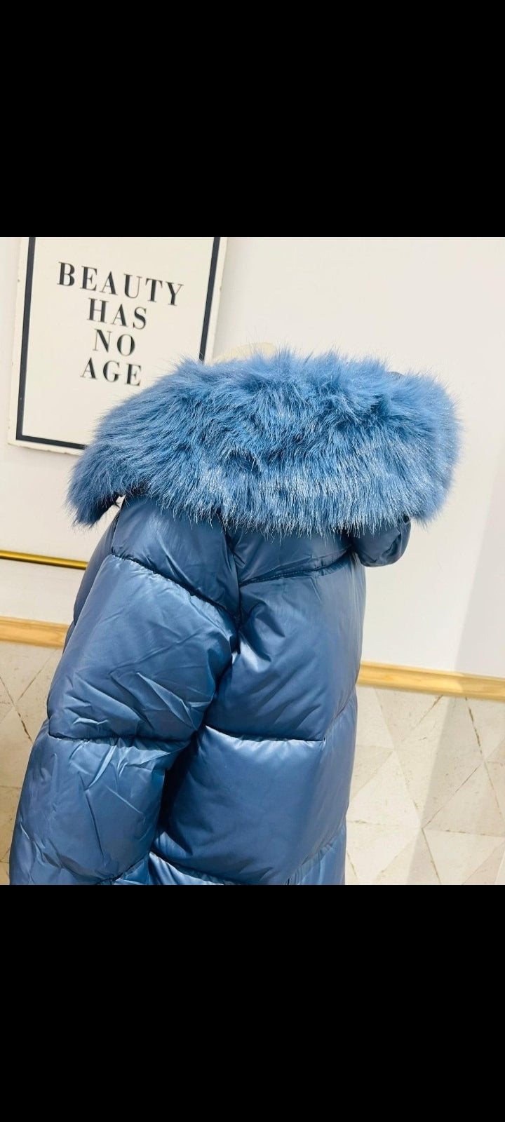 chaqueta azul cielo